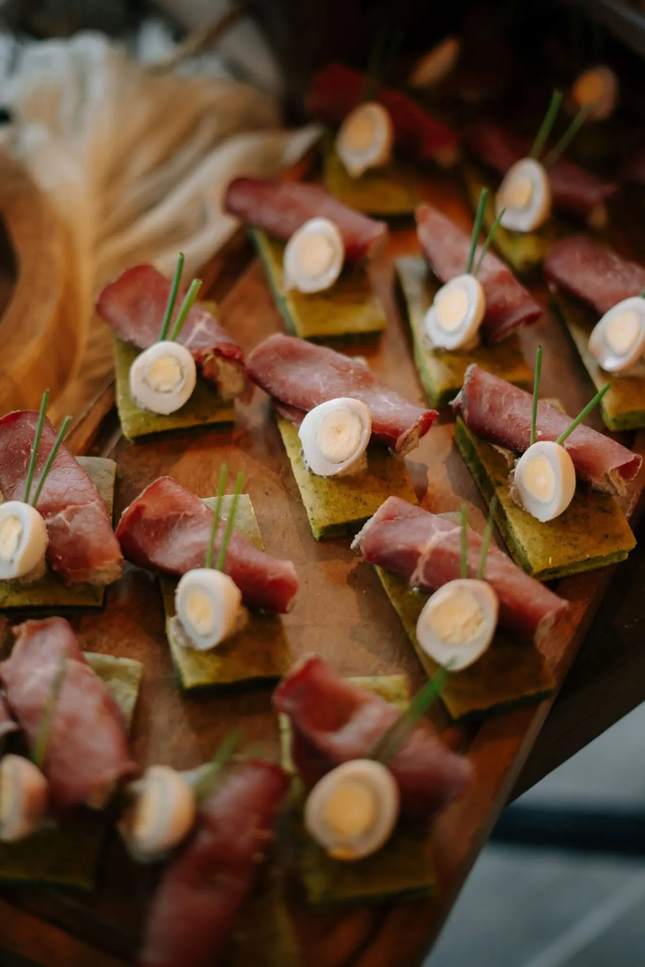 Bresaola pe pâine verde