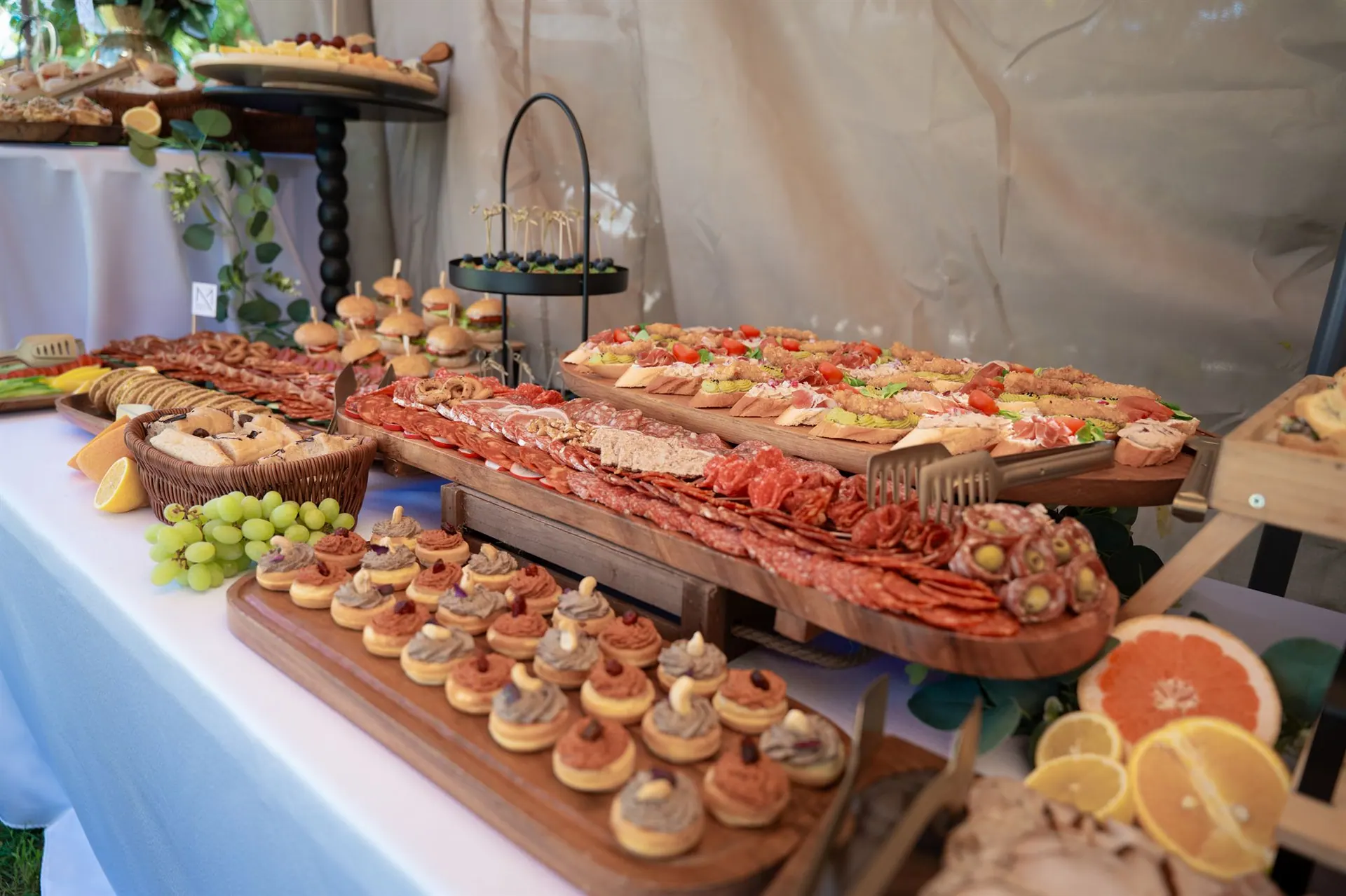 Bufet de aperitiv